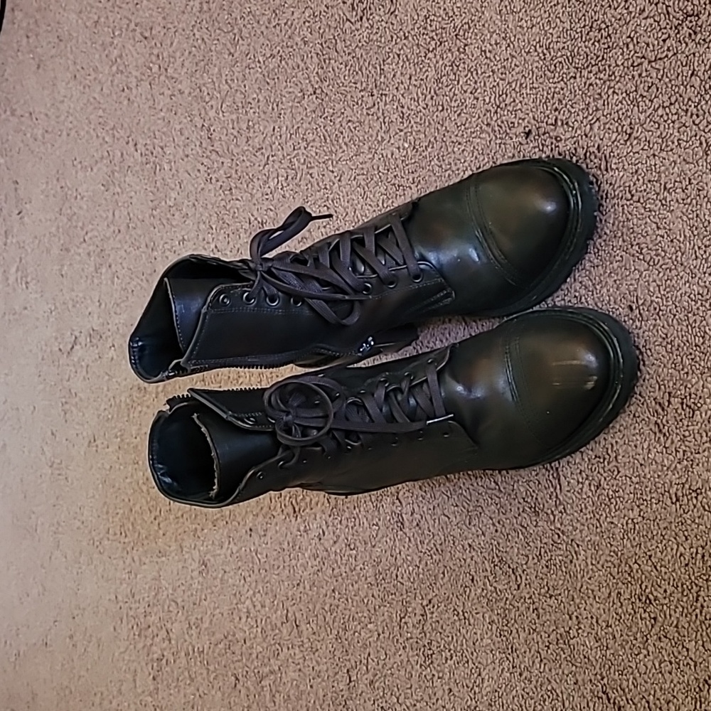 Thursday Boots Rebel